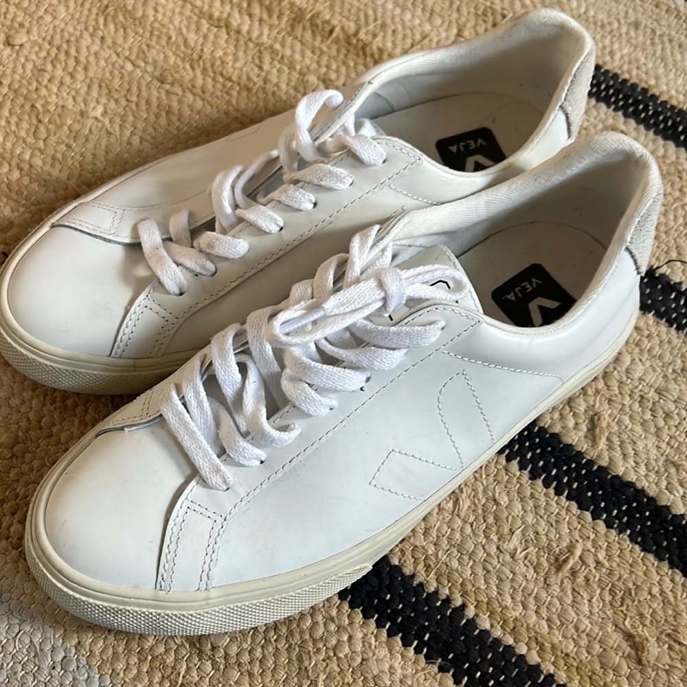 VEJA Esplar all white sneakers